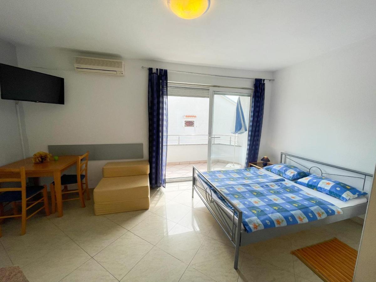 דראמליי Apartmani Toni מראה חיצוני תמונה